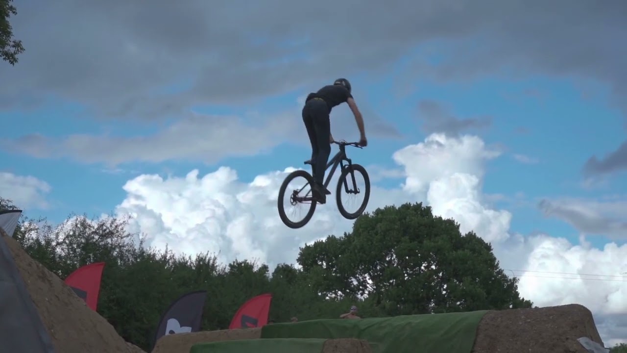DMR Dirt Wars Round 4 Radical Dirt Jumps