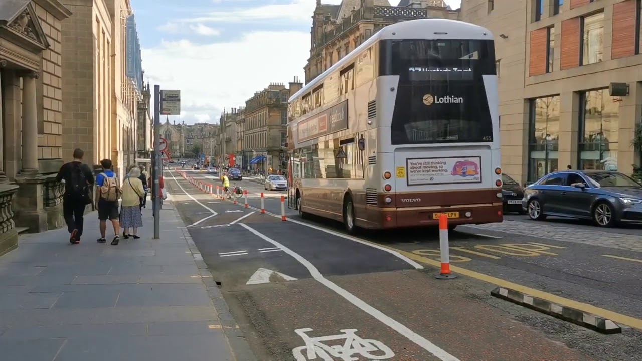 Floating Bus Stop  / Bus Stop Bypass on Gerorge IV Bridge, Edinburgh