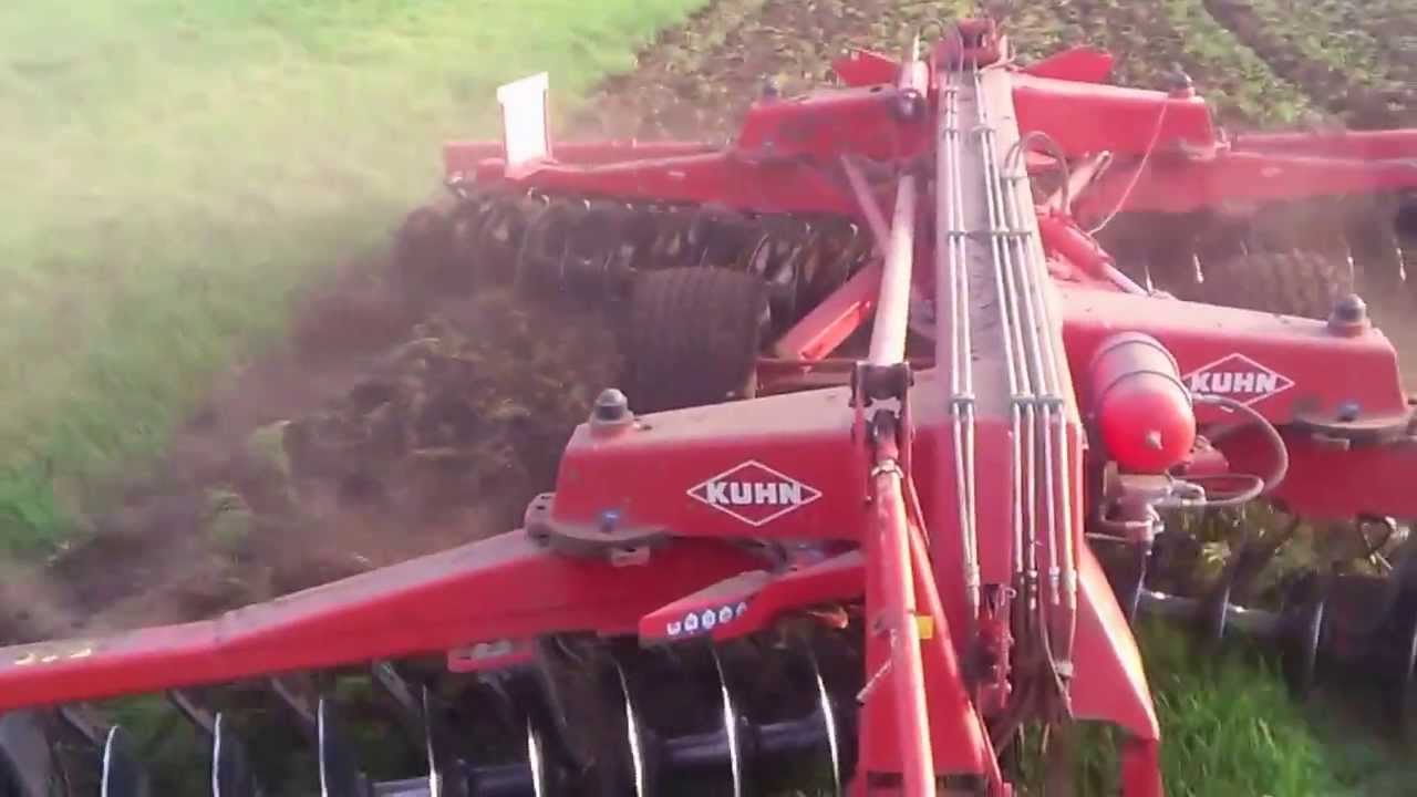 Fendt 716 TMS and Kuhn Discover xm 44