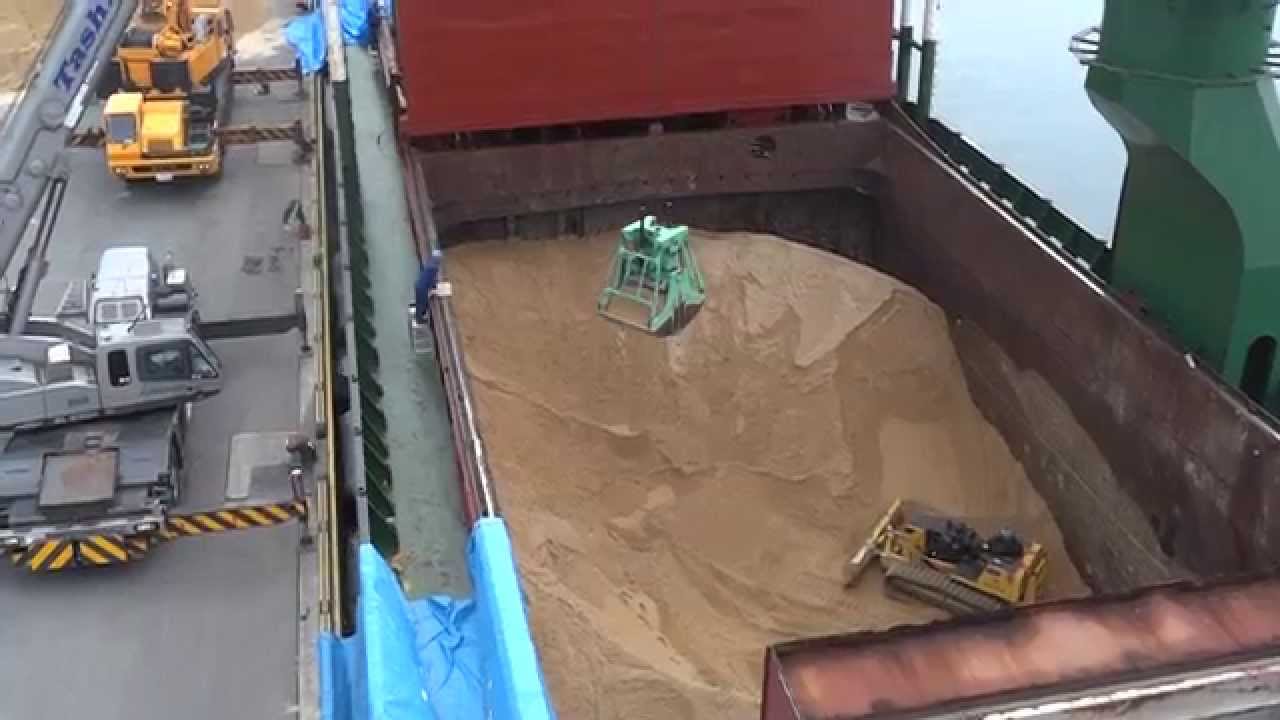 韓国産硅砂荷役　M.V.SHIN CHANG