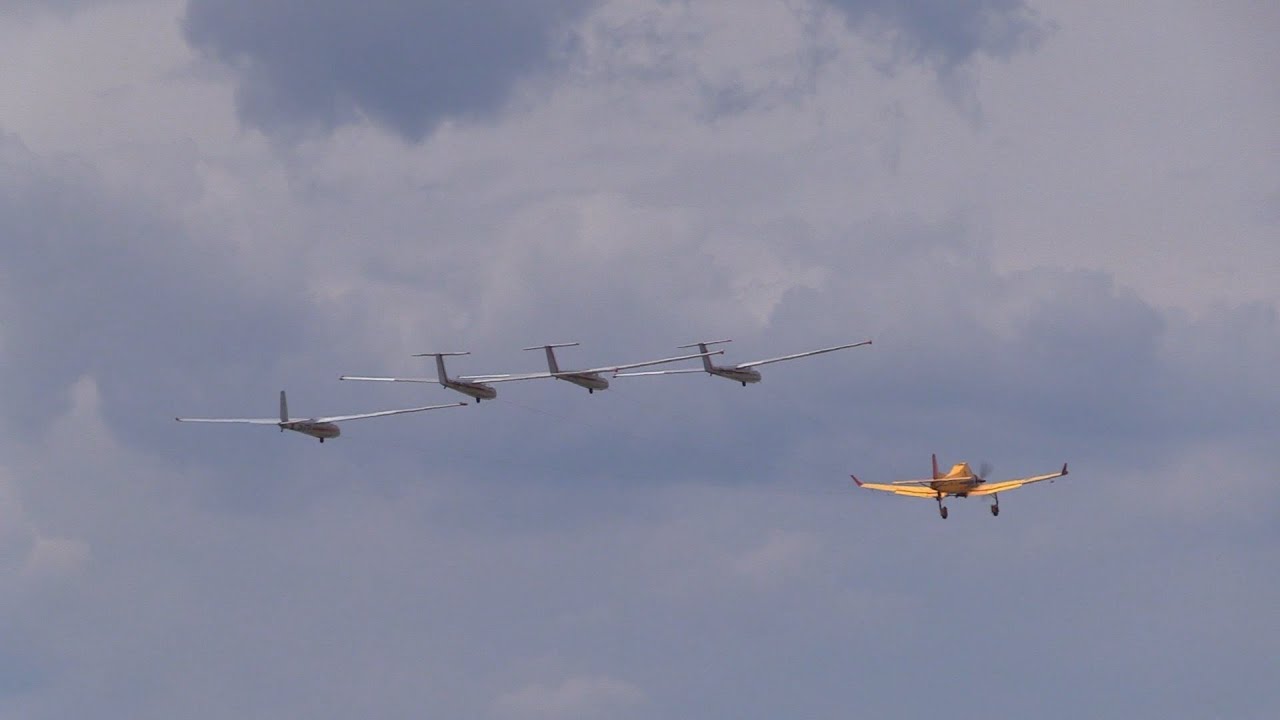 SIAF 2019 -  Ocovski Bacovia (Gliders acrobatics team, Slovakia) & Zlin Z-137 T Turbo Čmelák