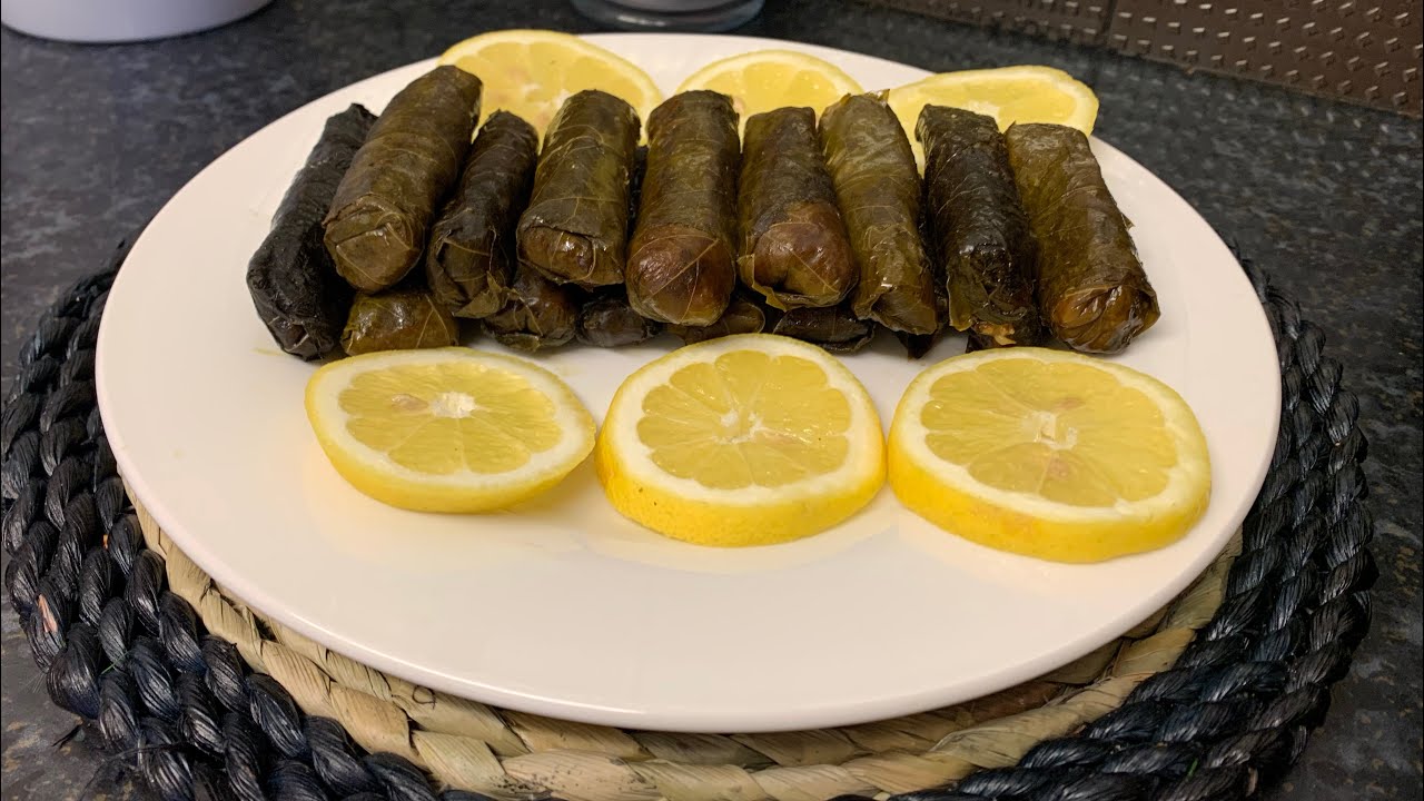 ورق العنب بطريقه ساهله وحموضة رهيبه