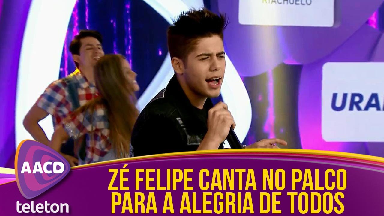 Teleton 2015 - Zé Felipe canta no palco
