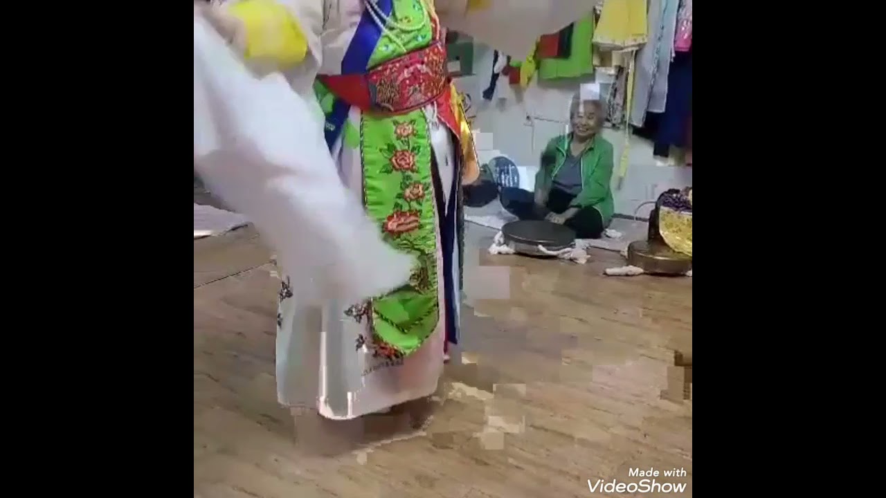South Korea, shamanism  exorcism .performance.
