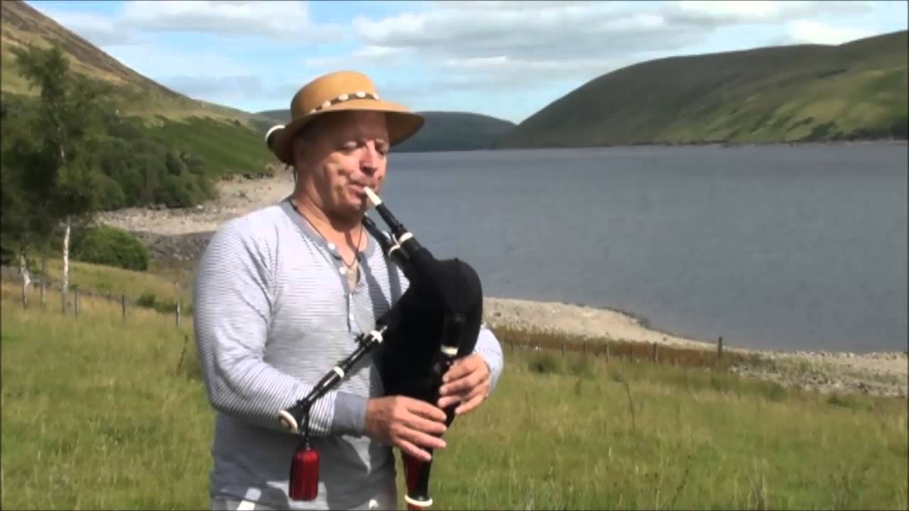 Breton Andro played on Galician Gaita