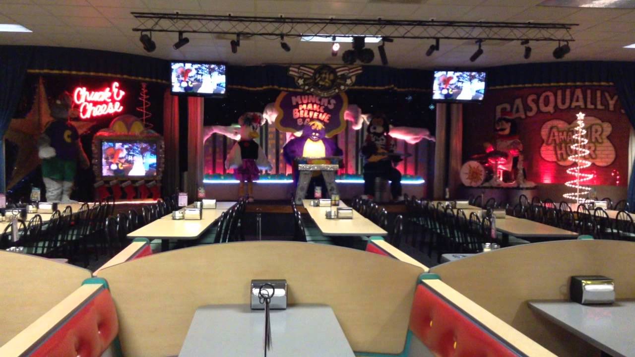 Chuck E. Cheese's Christmas/Holiday 2014 Show / Song 6 - Houston, Tx