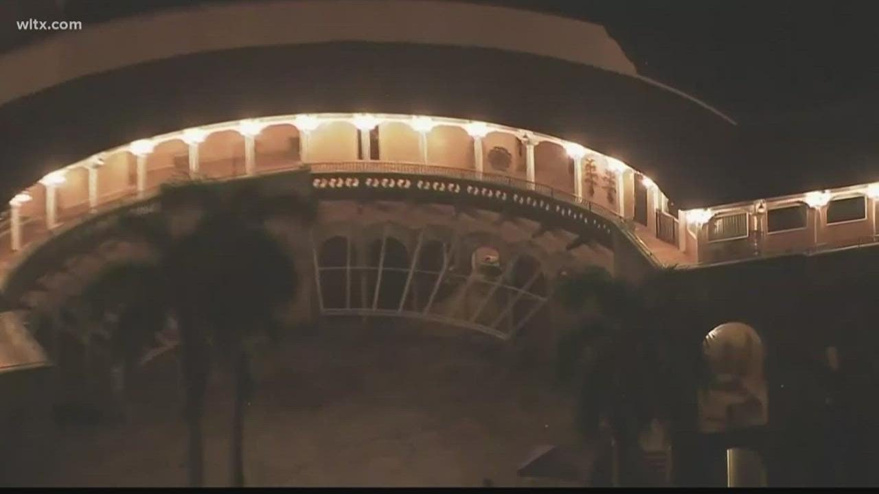 FBI raids Trump's Mar-a-lago estate for records