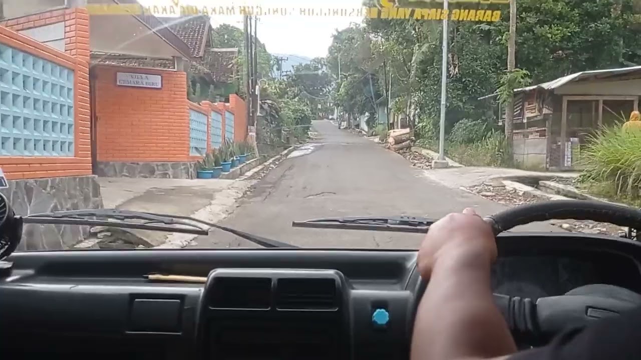 Jalan menuju gunung Burangrang purwakarta