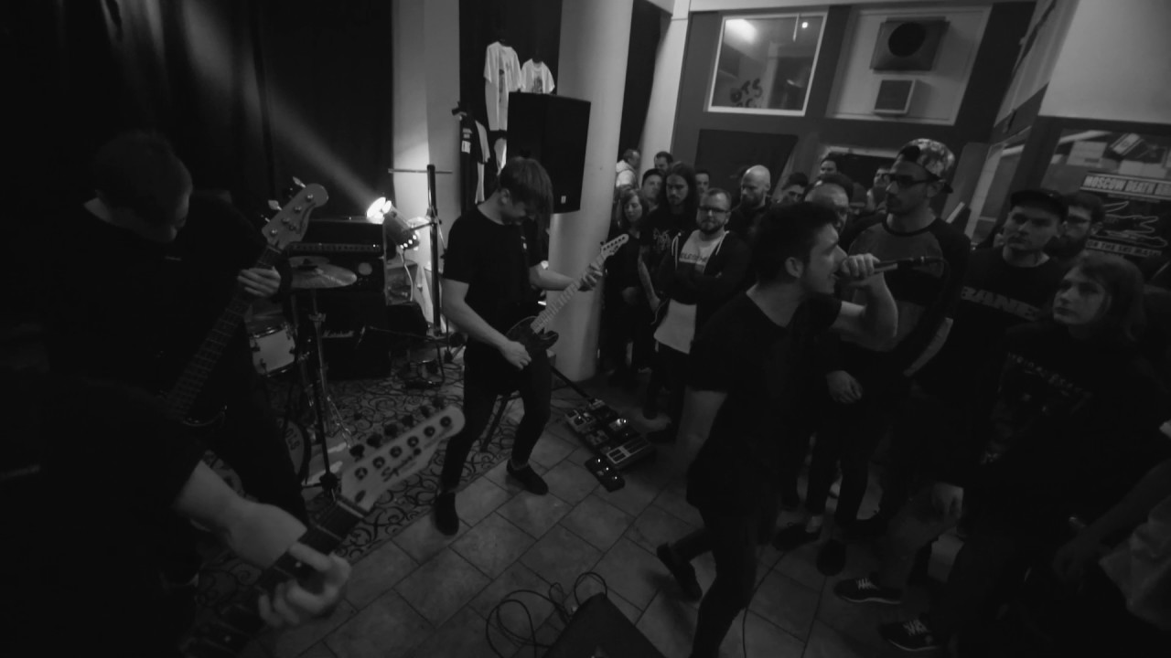 THE PARIAH - Average live