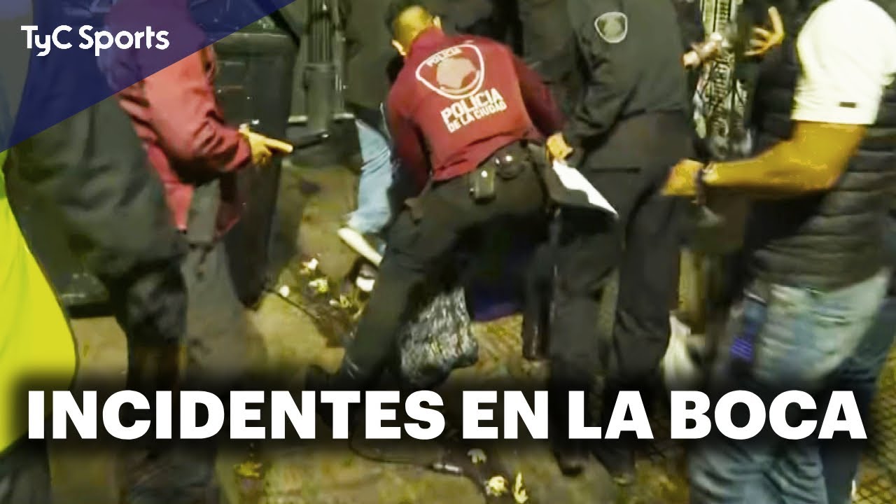 INCIDENTES EN BOCA vs COLO COLO 🔥 DISTURBIOS EN EL INGRESO DE LA HINCHADA CHILENA A LA BOMBONERA ⚽