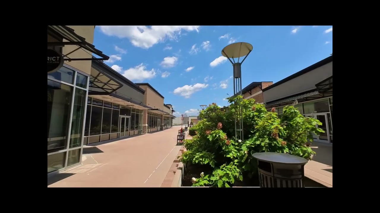 The District of Chesterfield (FORMER OUTLET MALL). Chesterfield MO
