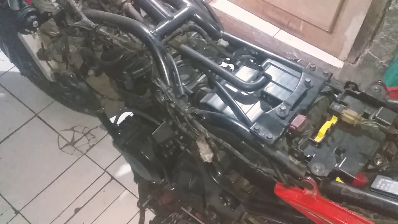 Cara Mudah Melepas Karburator Ninja 250 Karbu Dari Rangka Motor. Lepas Karbunya Saja