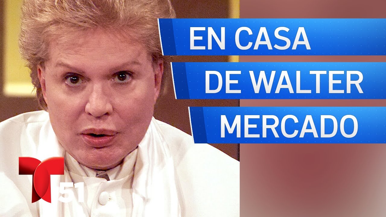 Cientos de capas en casa de Walter Mercado