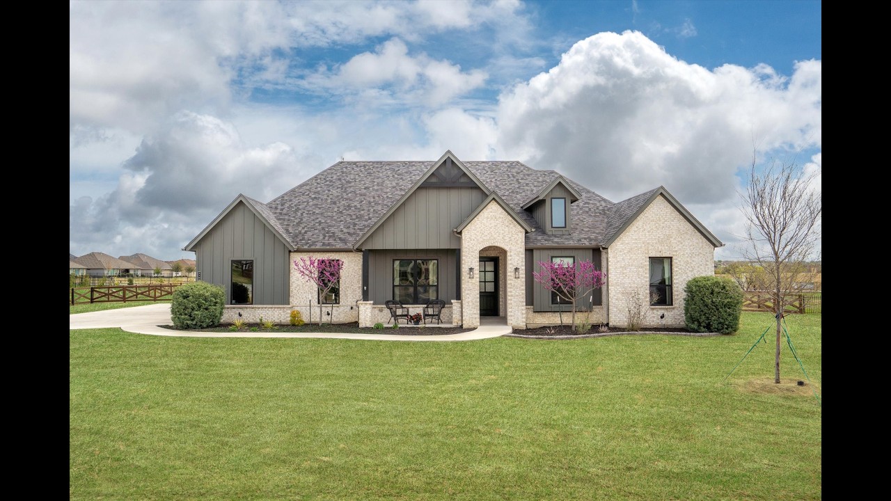 👉 Rare Multi-Generational Home on 1 Acre in Northlake TX | Pool + Private In-Law Suite