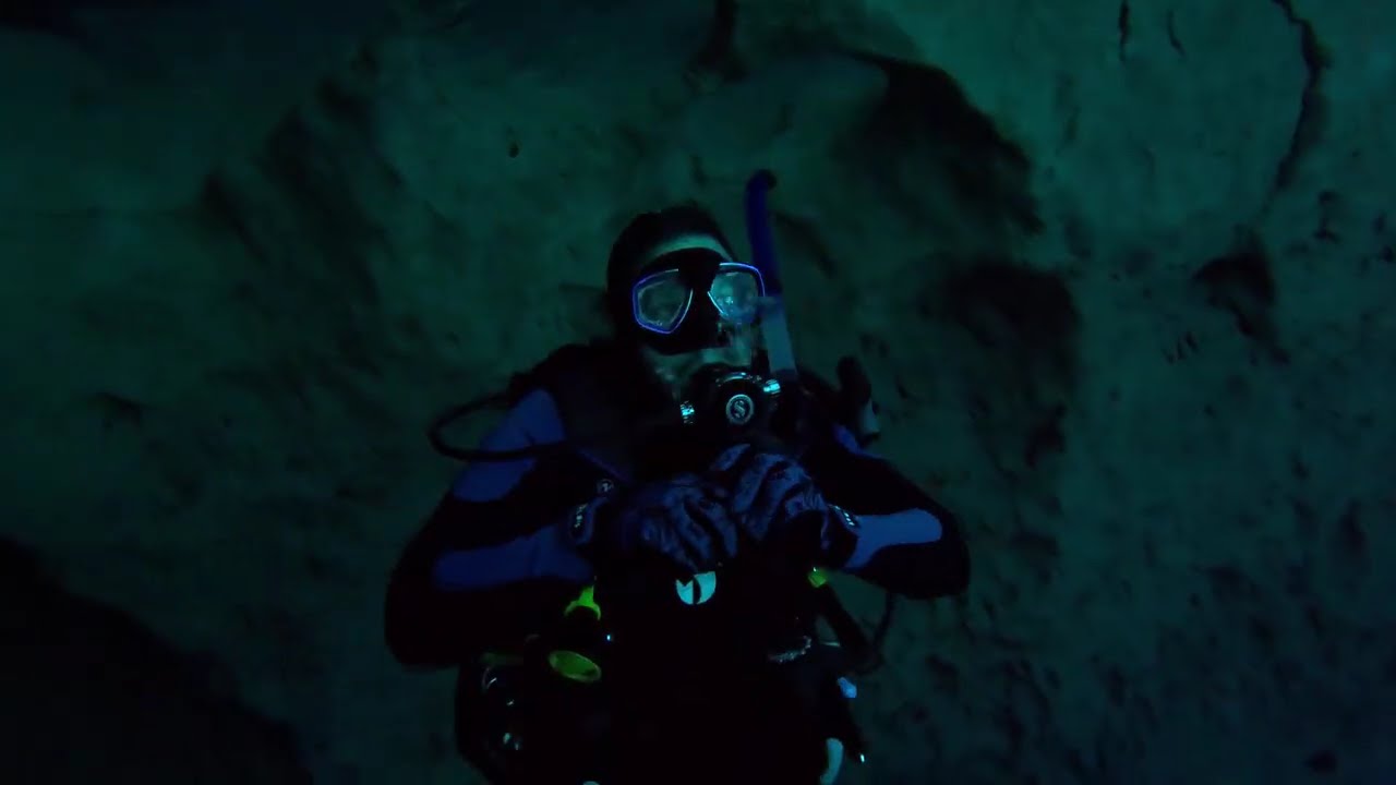 CAVE DIVE VORTEX SPRINGS