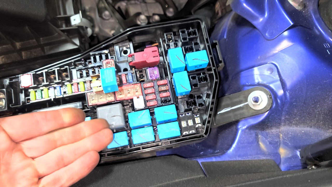 2019 Toyota Camry Horn Fuse & Relay