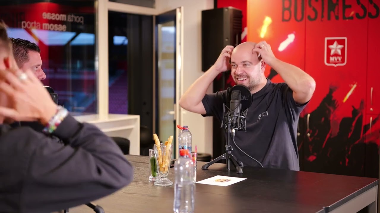 Veur 't zinge de kèrk  oet en get water bij de (mès)wien!