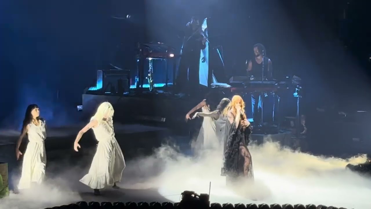 Florence + The Machine live in Paris 2026 | Medley