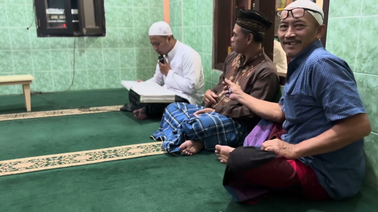 SELAMATAN SETELAH KATAM ALQURAN DI LANGGAR AL MUBAROK RT 15 MBESUK KIDUL