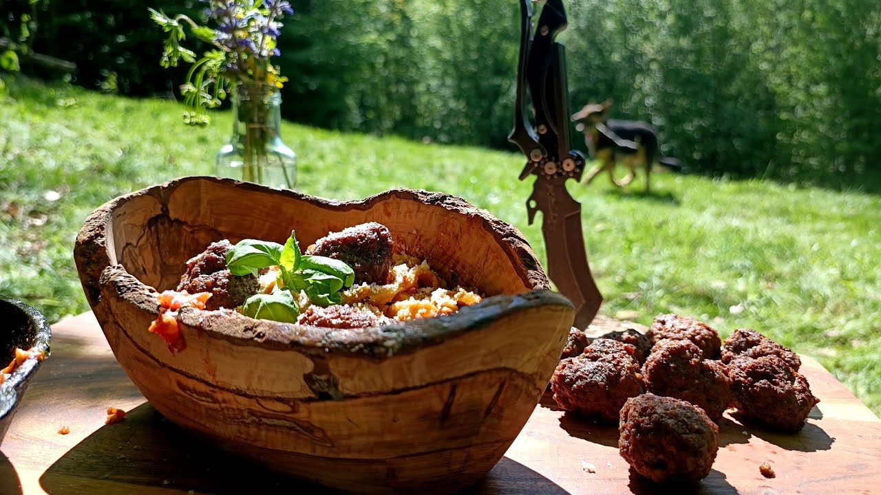 HOMEMADE PASTA 🍝 WITH MEATBALLS 🧆🤤|🌲Food in Nature Slovakia 🌲