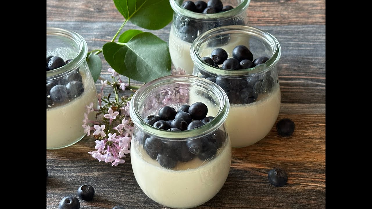 Leckeres Panna Cotta mit Holunderblütensirup - Thermomix® TM31® / TM5® / TM6®