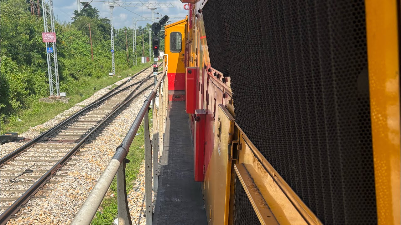 MU power shunting for attaching in passenger train on Indian railway 🚂🚂🚂🚂🚂🚂🚂🚂🚂