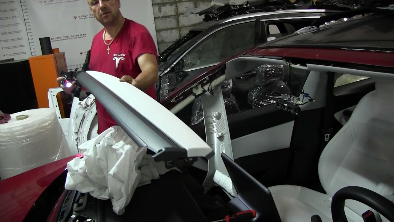 Снимаем торпеду/переднюю панель электрокара Tesla Model 3. Разборка и ремонт авто Тесла.