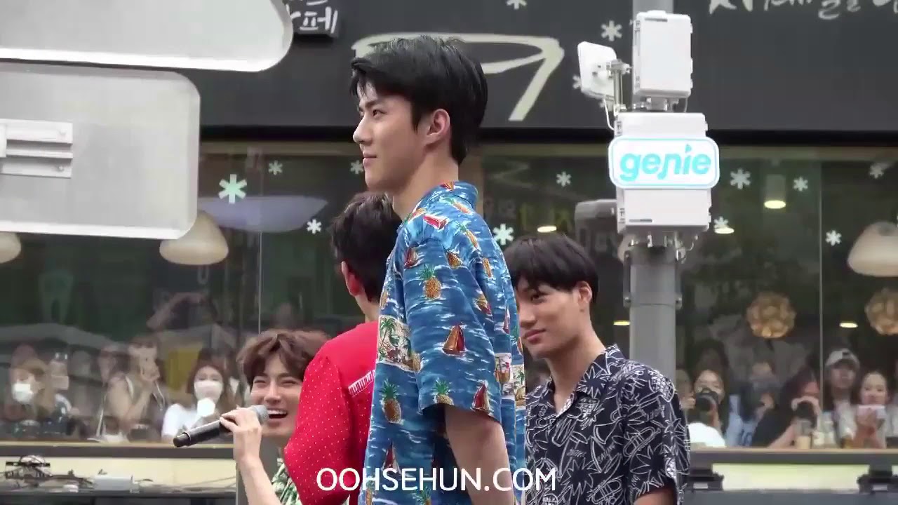 170815 EXO Fansign in Seoul Sehun reaction to fan said YAA BAEKHYUN