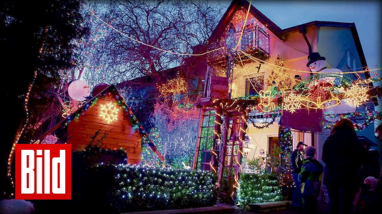 Das Weihnachtshaus in Olching - 30 000 Lichter sorgen für Weihnachtsstimmung