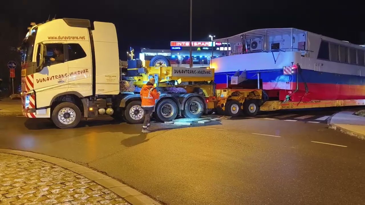 Tri mesece so trajale priprave in usklajevanja za prevoz Dravske vile iz Maribora