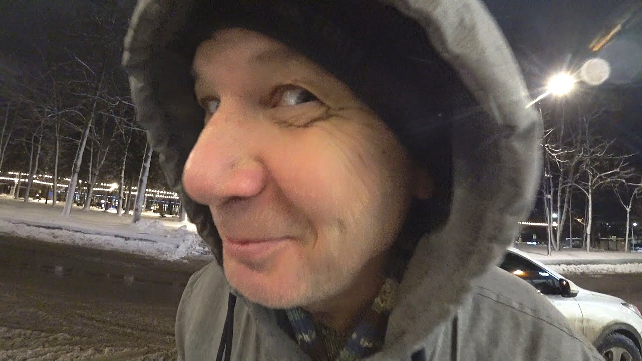 Мы идём покупать очень дорогую, но абсолютно необходимую вещь!
