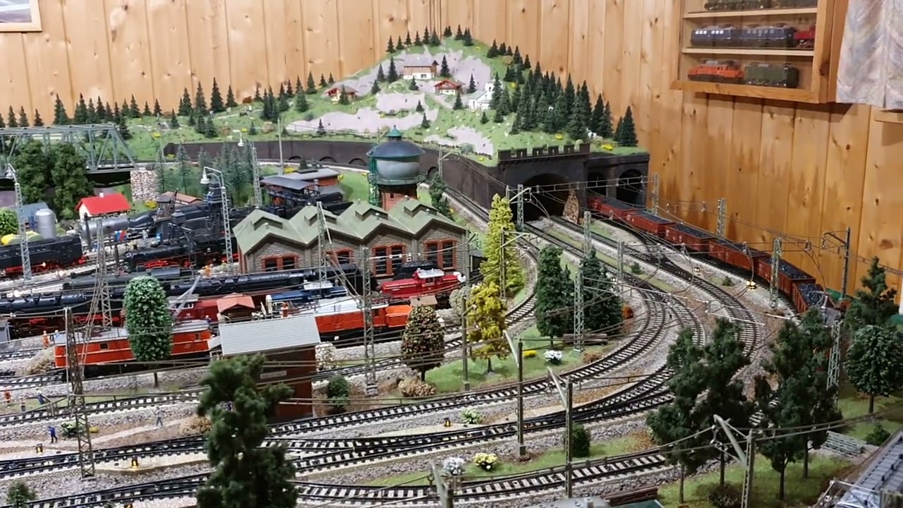 Märklin H0 M-Gleis - BR 602 trifft Schweizer Re 4/4 ll