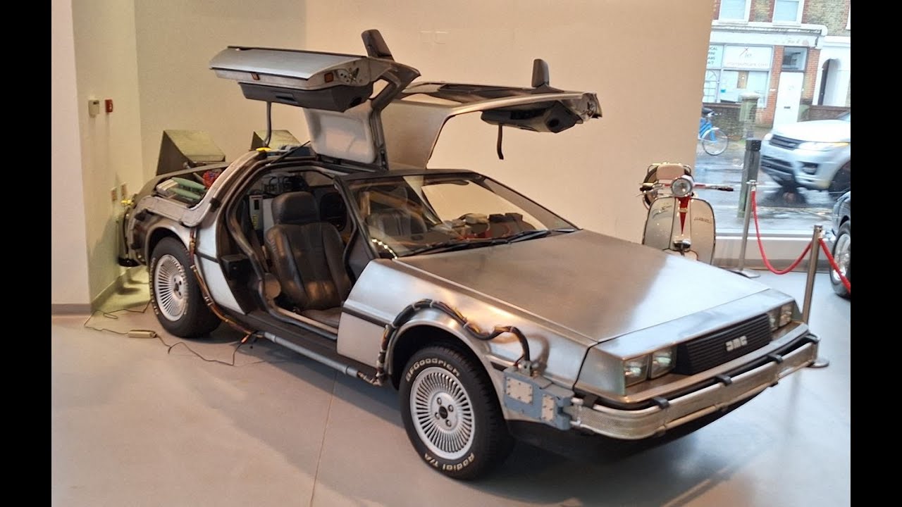 Delorean DMC-12 time machine walkaround