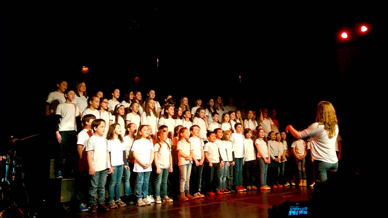 Popurri de Charly Garcia - Coro de Niños Colegio Lincoln 2016