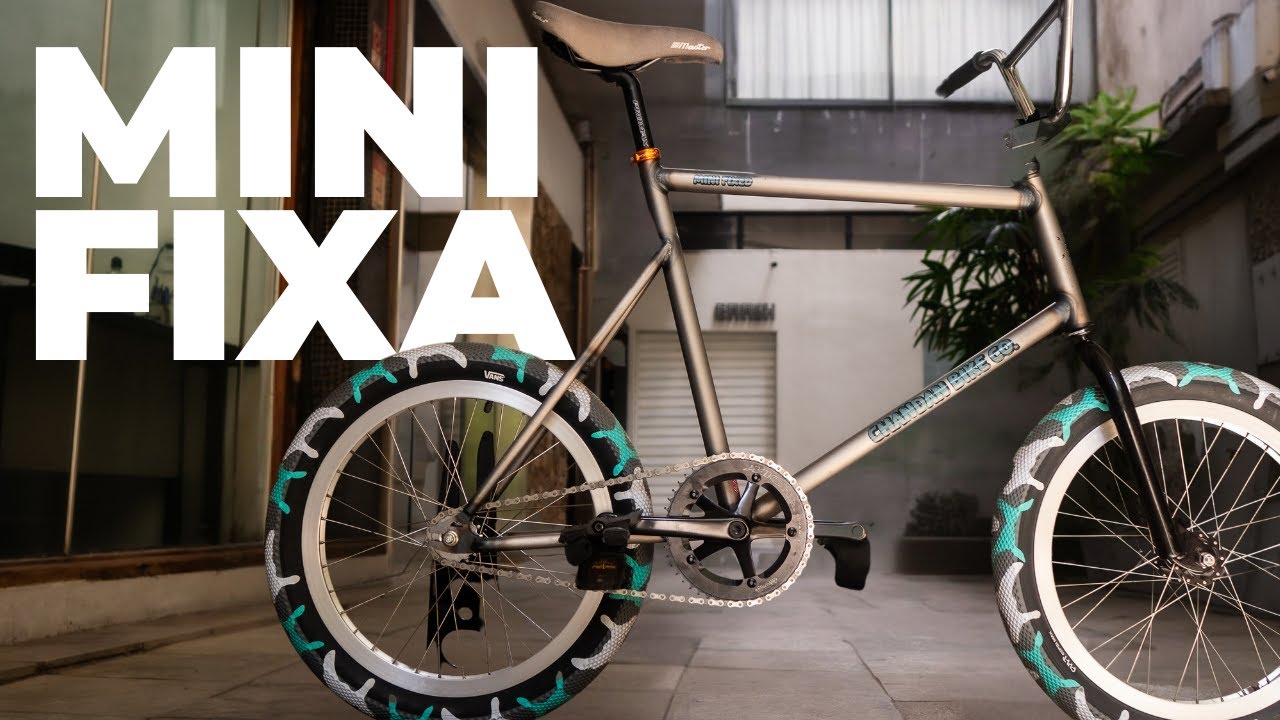 Mini fixa e fixa de freestyle. Pedaleria
