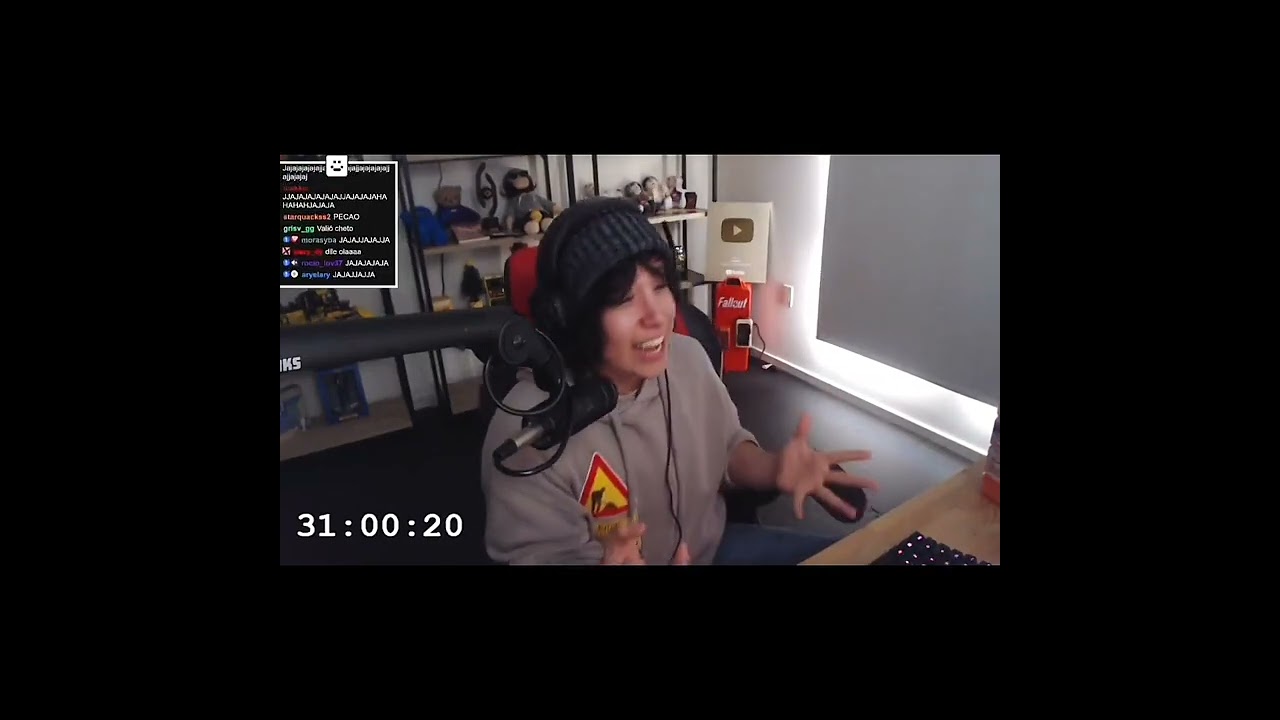  famous streamer Quackity screaming because Jungkook is streaming again and he can't keep up withhim
