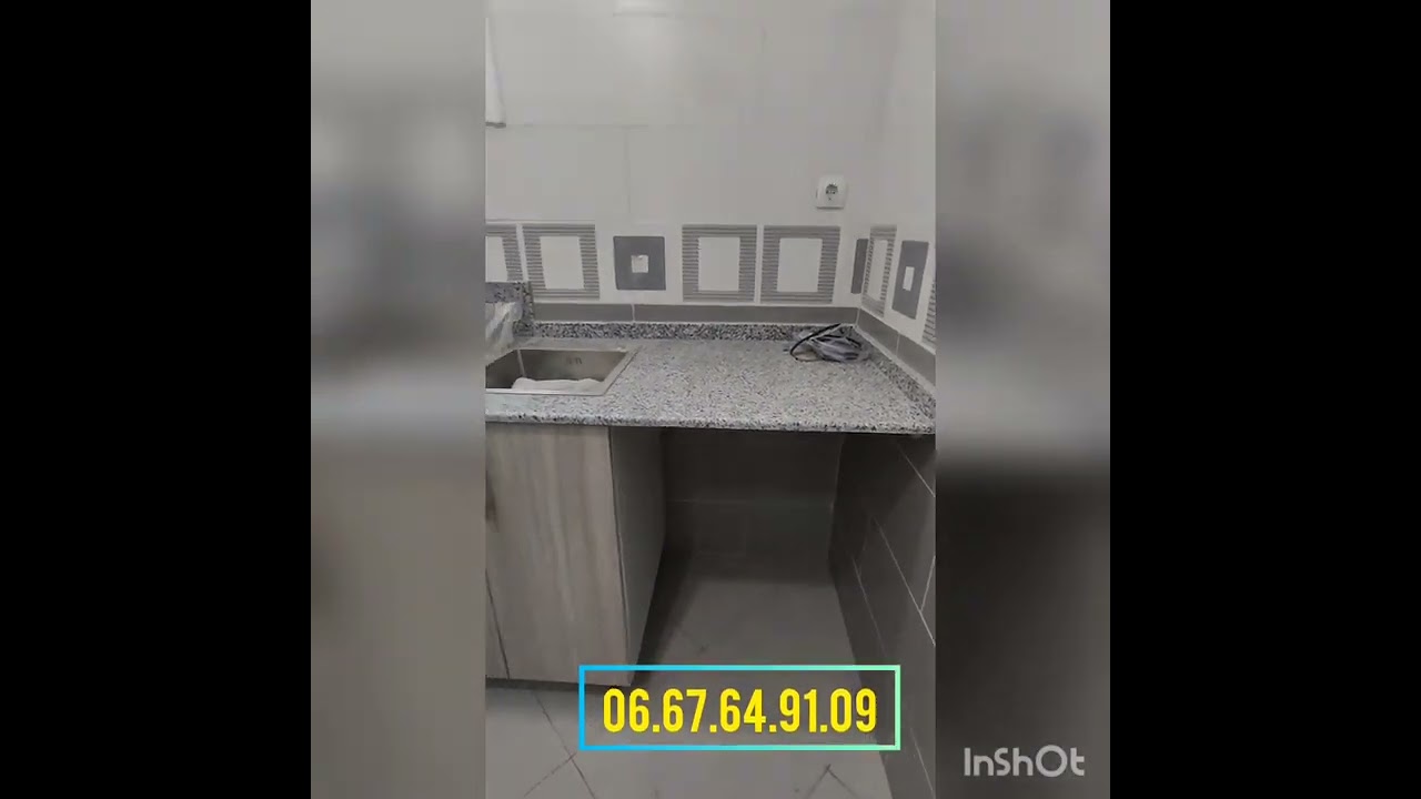 شقة F3 للبيع فيني وسط مدينة جيجل حي بن نيبوش الطابق الاول السعر 680 المهتم يتواصل معنا 0667649109☎️