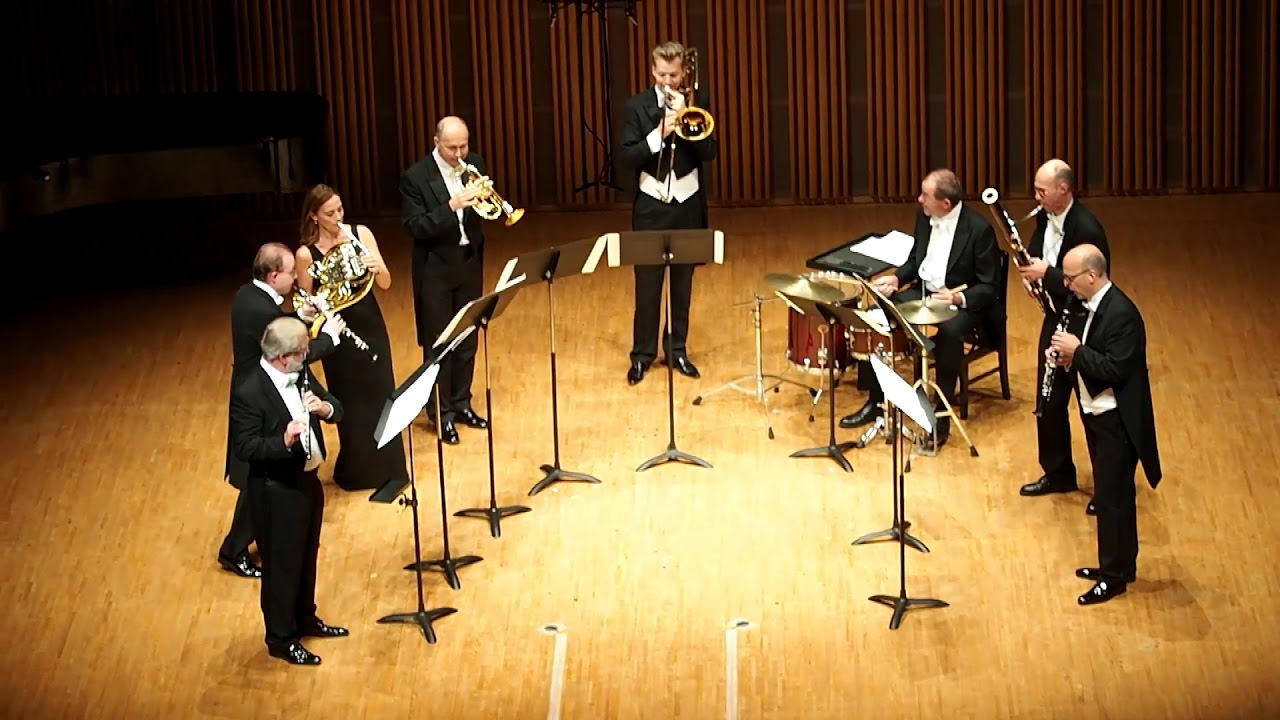 Berlin Philharmonic Winds play Dave Brubeck&acute;s Blue Rondo &agrave; la Turk