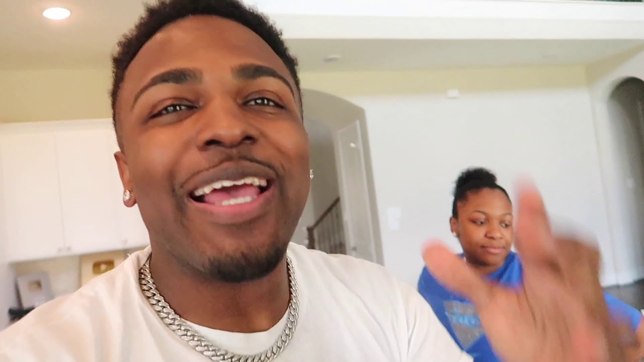 SWITCHING LIVES WITH MY GIRLFRIEND FOR 24 HOURS!! - Challenge