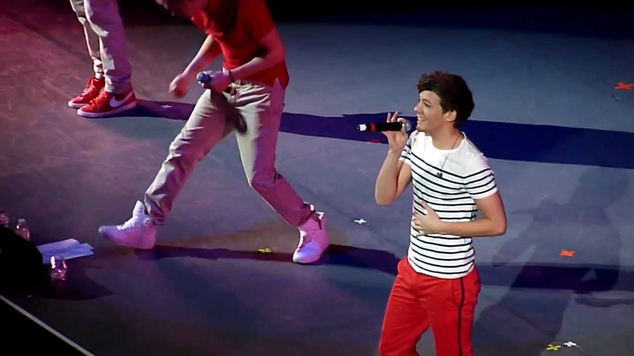 One Direction - One Thing [Better With U Tour - Toronto]