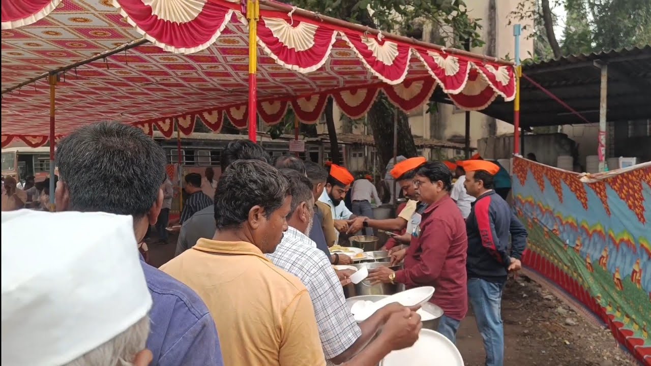 For free Mahaprashad in temple vlog / Day 2