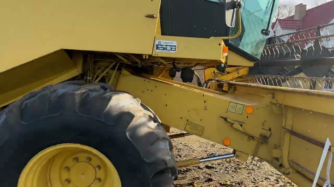 New Holland TX32- Kapow Online Auctions