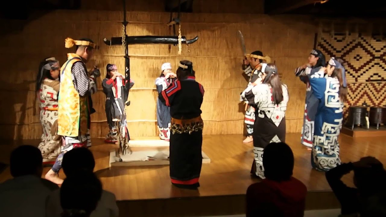 アイヌ民族博物館　イヨマンテリㇺセ～熊の霊送りの踊り～