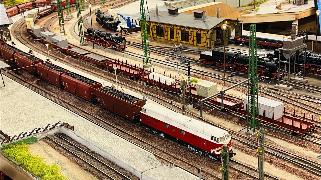 Modelleisenbahn - 27min Züge, Züge, Züge versch. Bahnanlagen - Model railway 27min with many trains