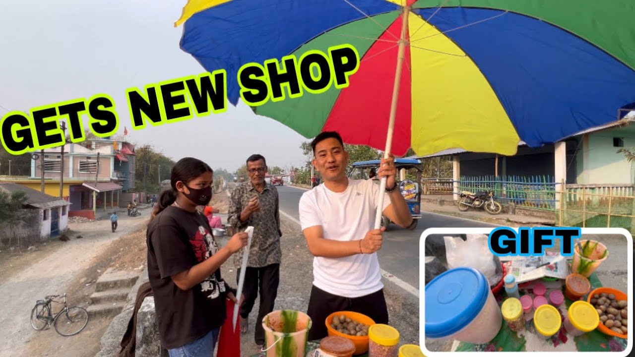 SMALL GIRL AGE 16 SELLING CHATPATA ON STREETS GETS SURPRISE GIFT / NEW SHOP ❤️