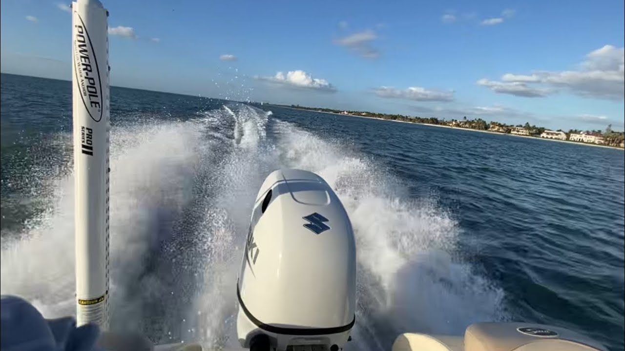 Suzuki DF 140BG outboard engine accelerating to full speed 49