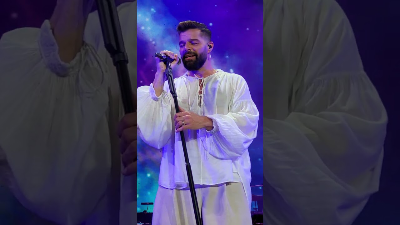 vuelo y más,  Ricky martin sinfónico Chile 9 de marzo , bufina