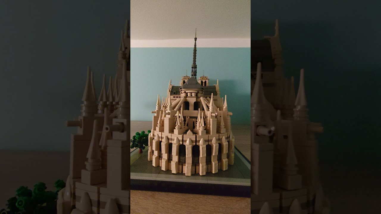 LEGO Architecture 21061 Notre-Dame Paris France - BACK