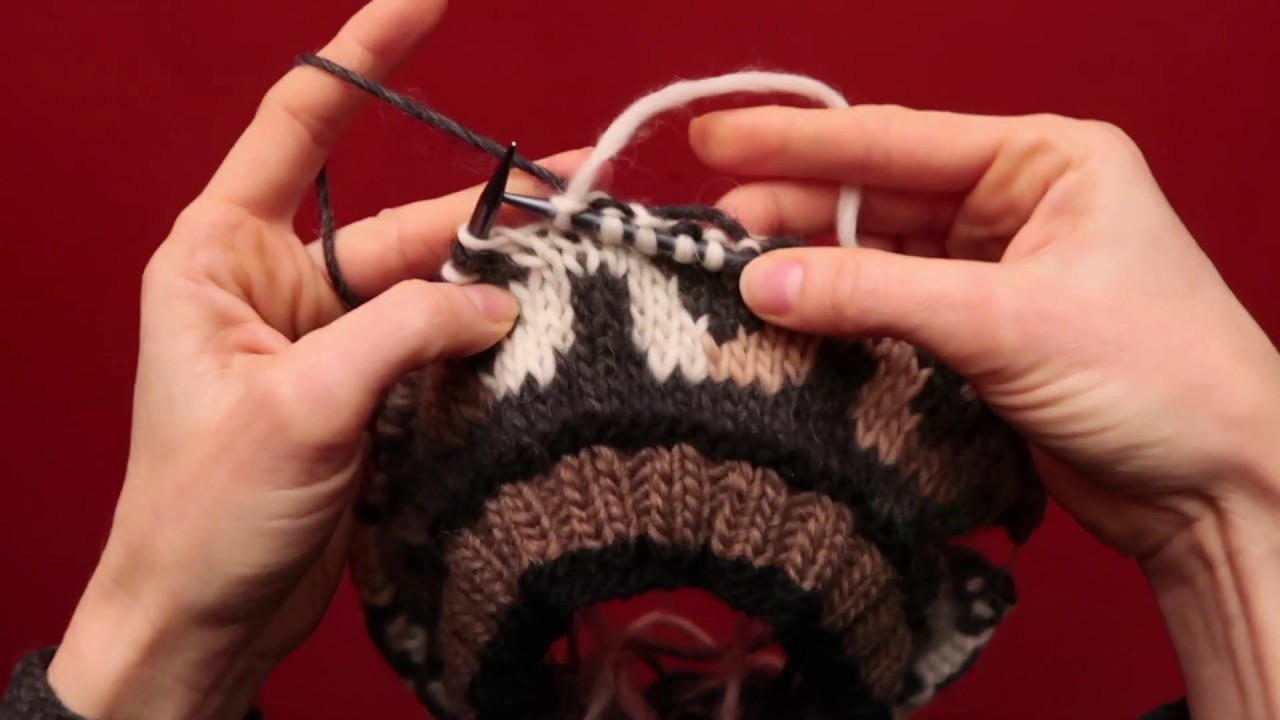 Trapping the Yarn (English) - KnittingHelp.com