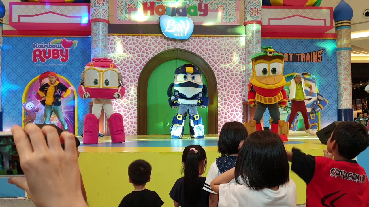 Robot trains Show